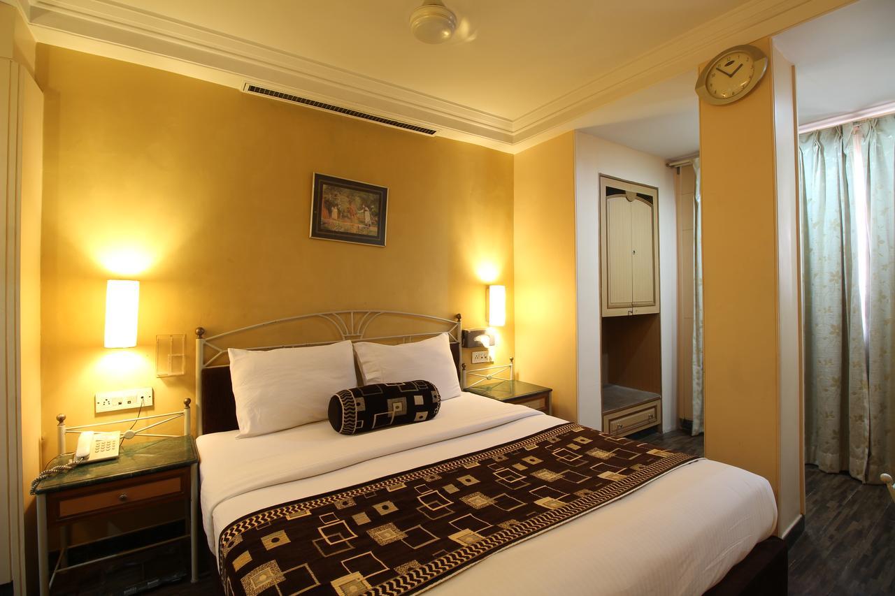 Hotel Gurukripa Даман Екстер'єр фото