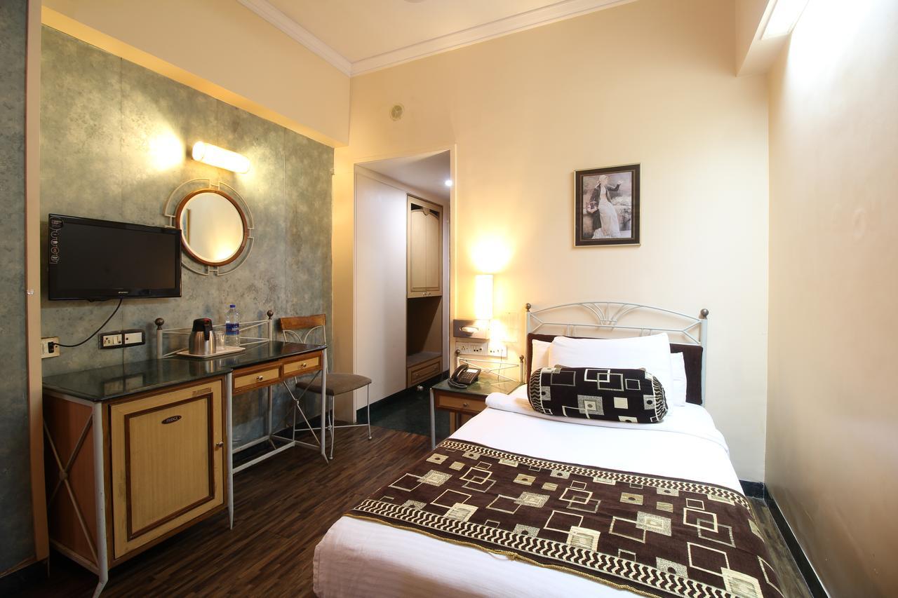 Hotel Gurukripa Даман Екстер'єр фото