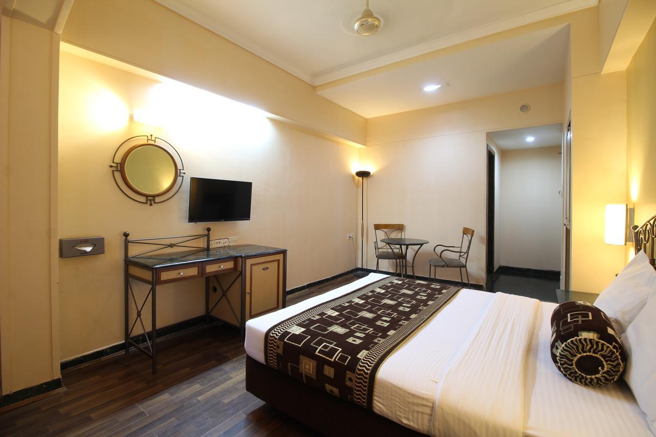 Hotel Gurukripa Даман Екстер'єр фото