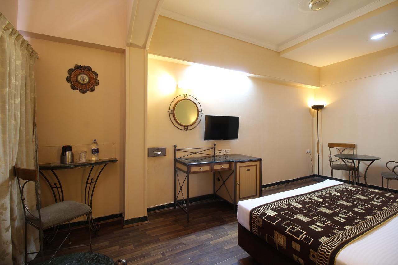 Hotel Gurukripa Даман Екстер'єр фото