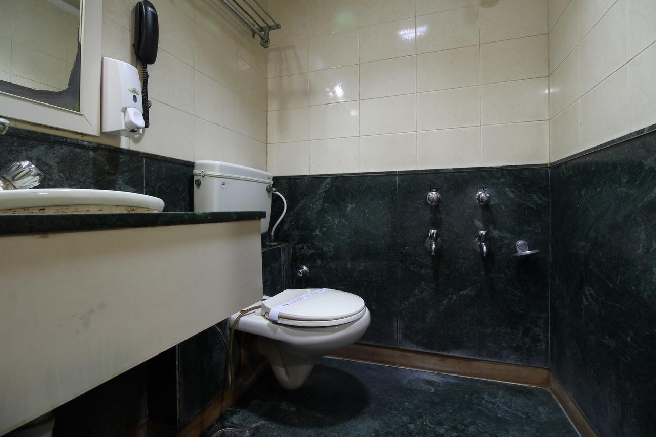 Hotel Gurukripa Даман Екстер'єр фото