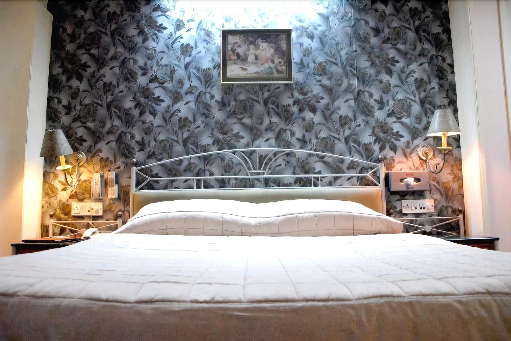 Hotel Gurukripa Даман Екстер'єр фото
